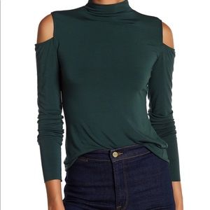 Bailey 44 Vincent Top in Evergreen